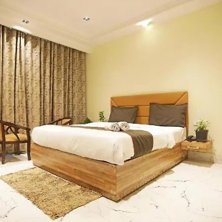 Hotel Royal Paradise By Kdson
